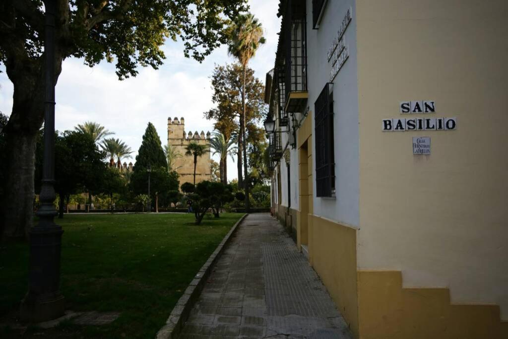Calle San Basilio - Patios. Aparcamiento Gratis Córdoba Buitenkant foto